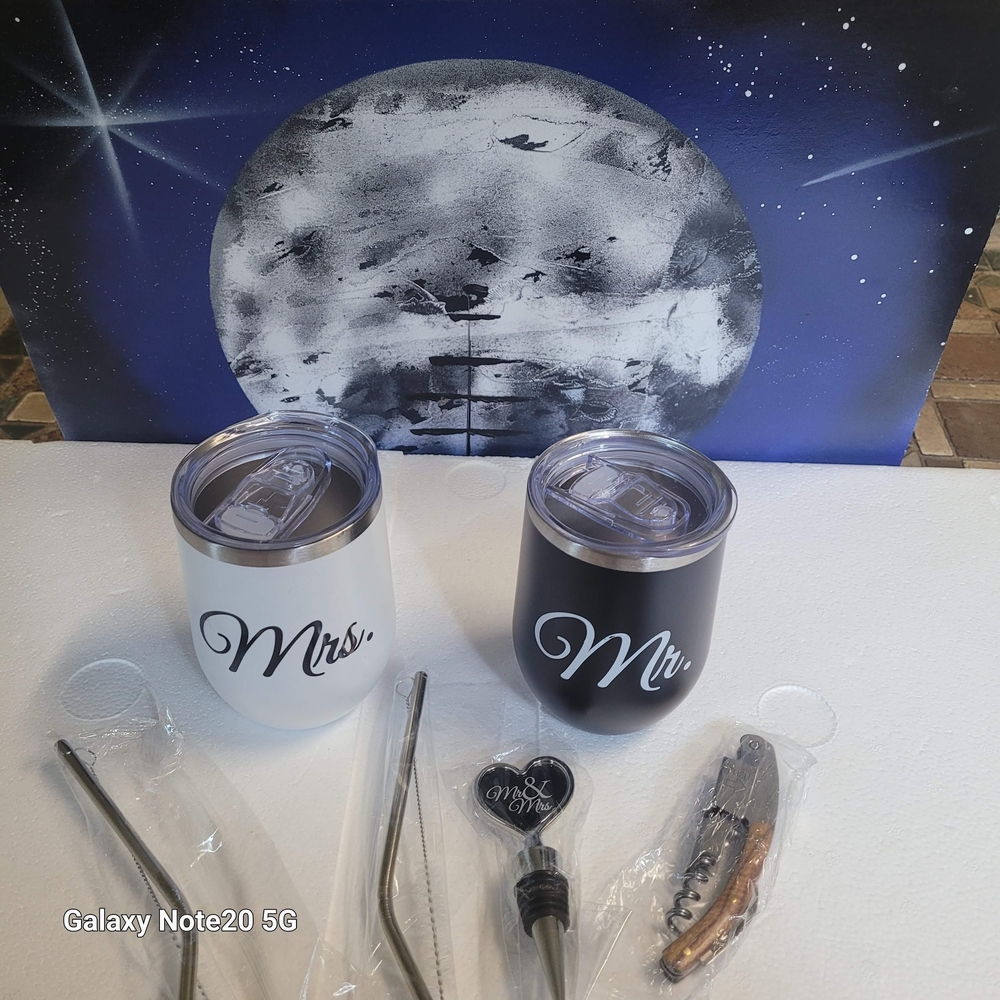 Mr. and Mrs. Black and White Tumblers Set